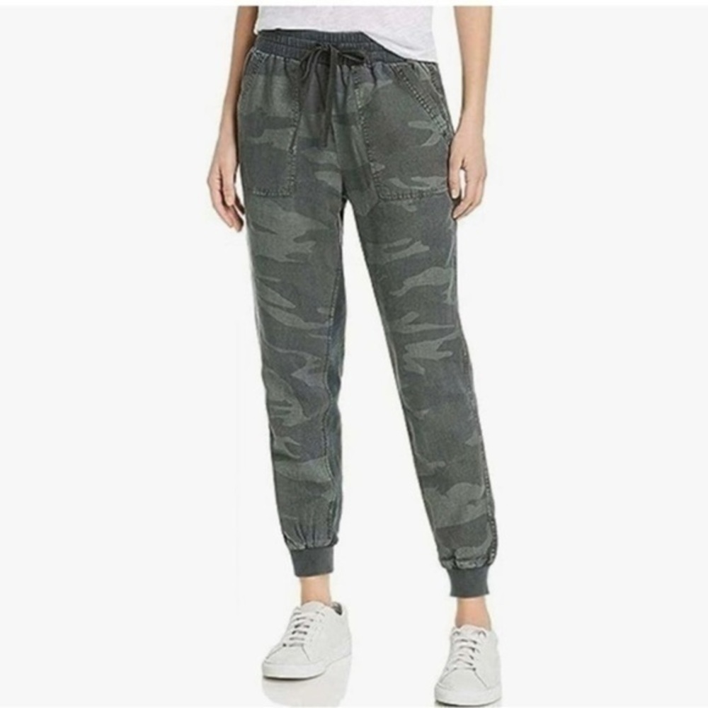 Splendid pants size XL. Camouflage Rayon joggers